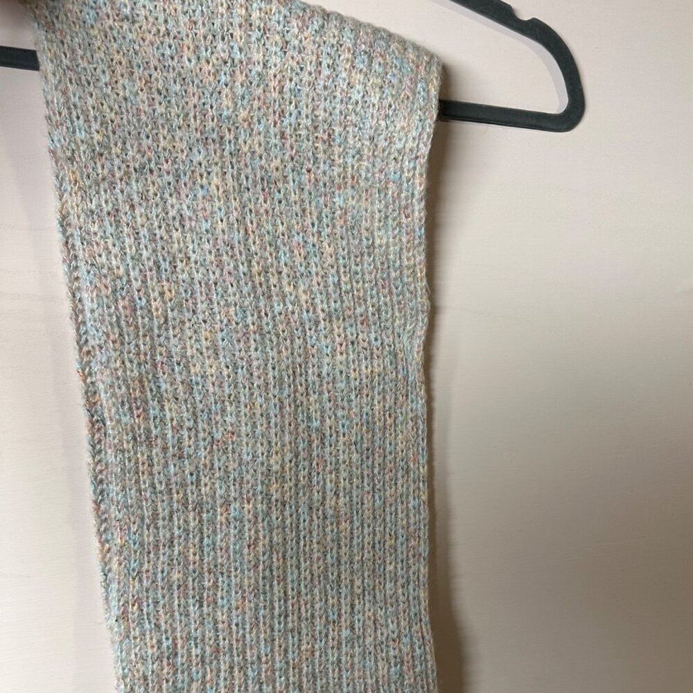 GAP Women’s Scarf One Size NWT Soft Knit Pastel Colors Cozy Winter Wrap ski - Picture 5 of 6